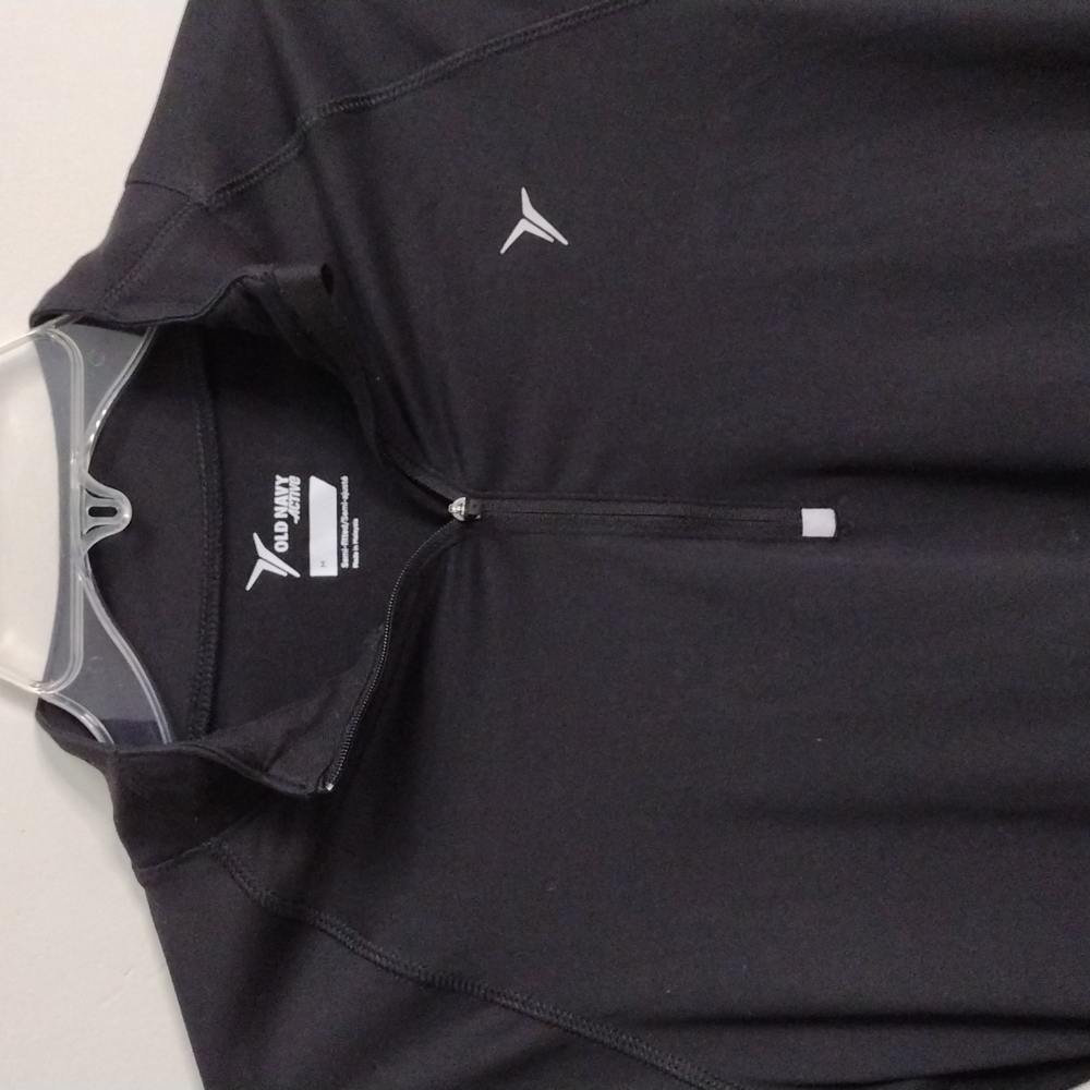 NWT Old Navy Active black semi fitted long sleeve workout top size medium - Picture 2 of 6